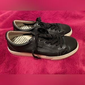 Taos Footwear Black Leather Lace-Up Sneakers with White Sole